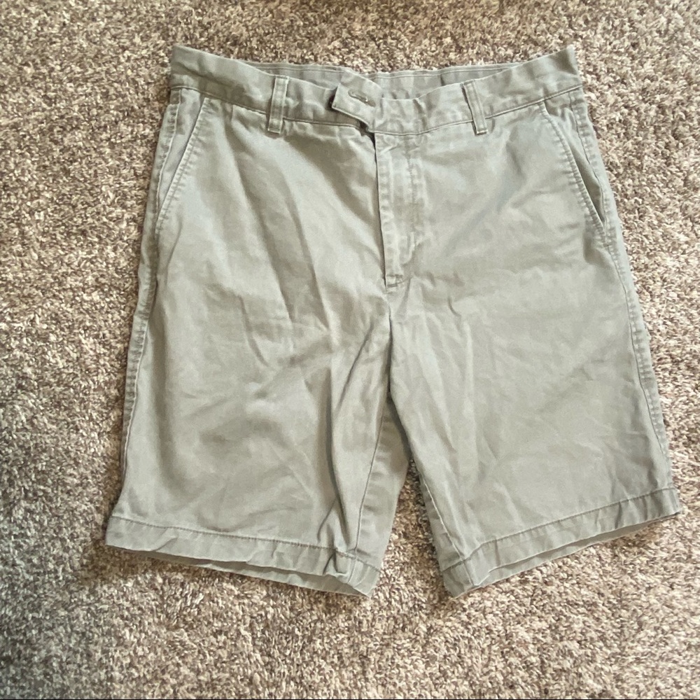 CHARLES TYWRHITT shorts size 32